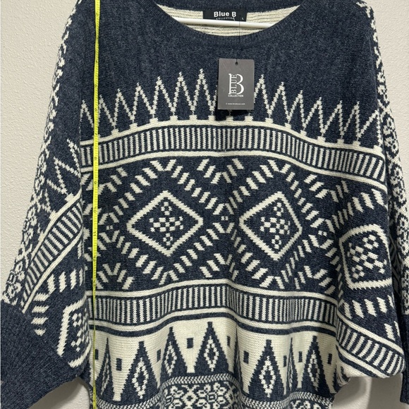 Women's Into The Mountains
Dolman Sleeve Aztec Print
Sweater Dusty Navy color - Picture 5 of 5